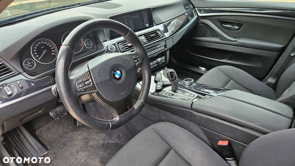 BMW Seria 5 525d xDrive Sport-Aut Modern Line - 13