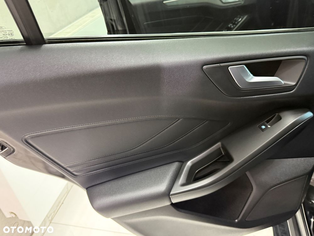 Ford Focus 2.0 EcoBlue STart-Stopp-System TITANIUM - 14