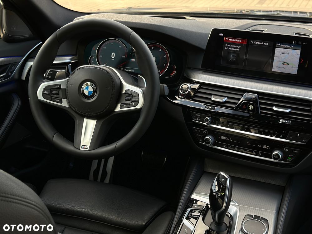 BMW Seria 5 520d xDrive M Sport sport - 32
