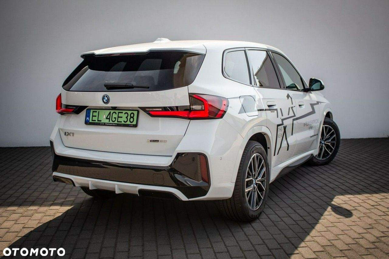 BMW iX1 - 6
