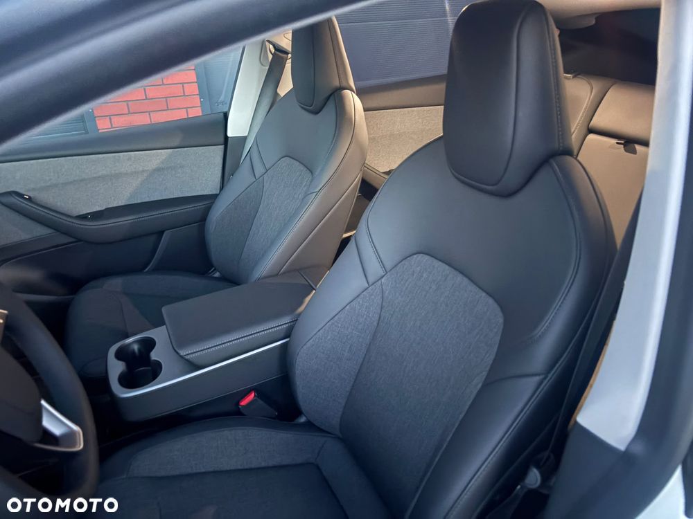 Tesla Model Y Standard - 12