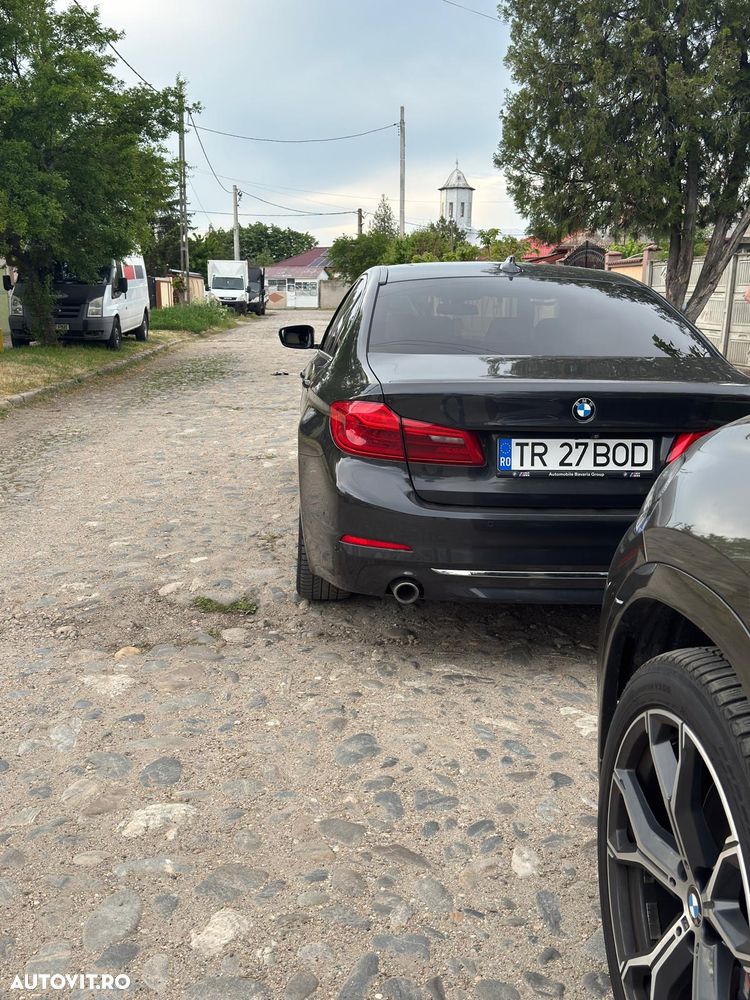 BMW Seria 5 530d xDrive AT - 12