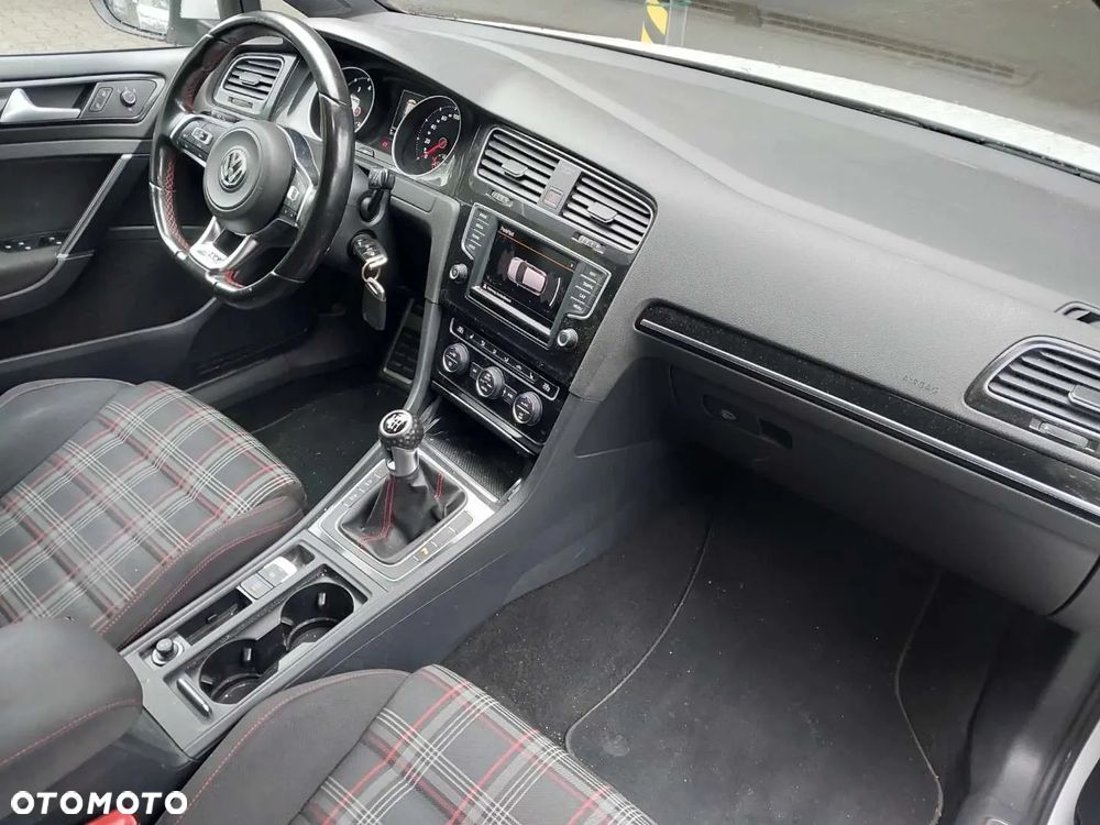 Volkswagen Golf VII 2.0 TSI BMT GTI - 24