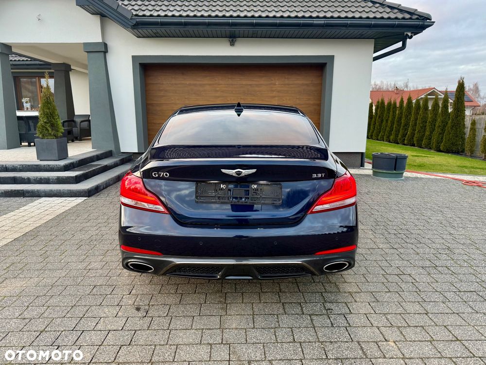Genesis G70 - 11