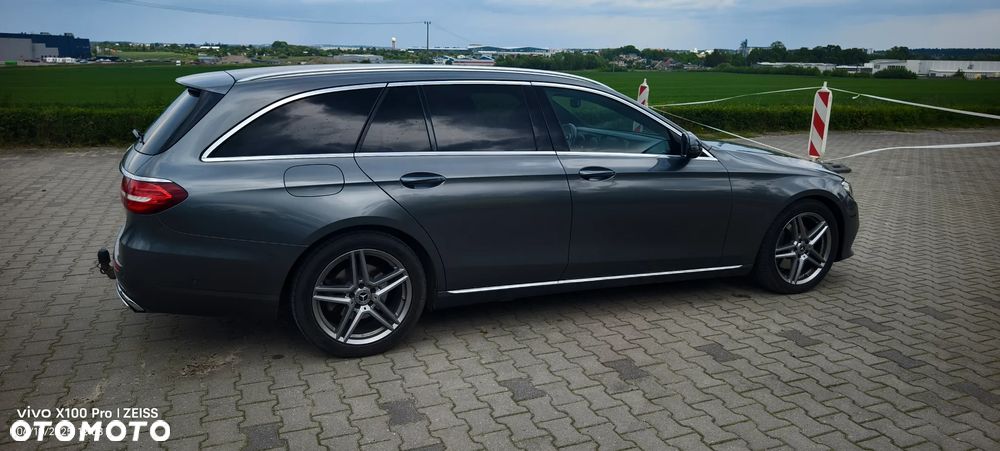 Mercedes-Benz Klasa E 220 d 4-Matic 9G-TRONIC - 25