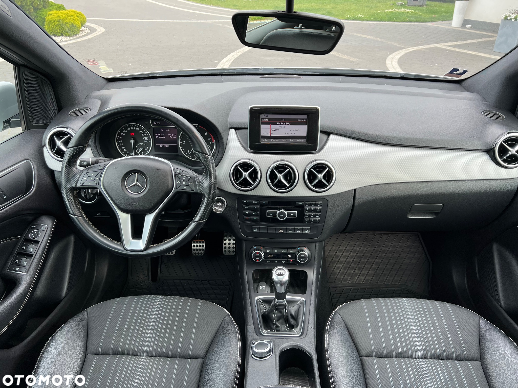 Mercedes-Benz Klasa B 180 CDI (BlueEFFICIENCY) - 32