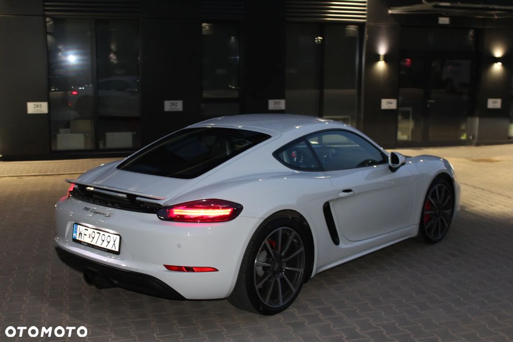 Porsche 718 Cayman - 2