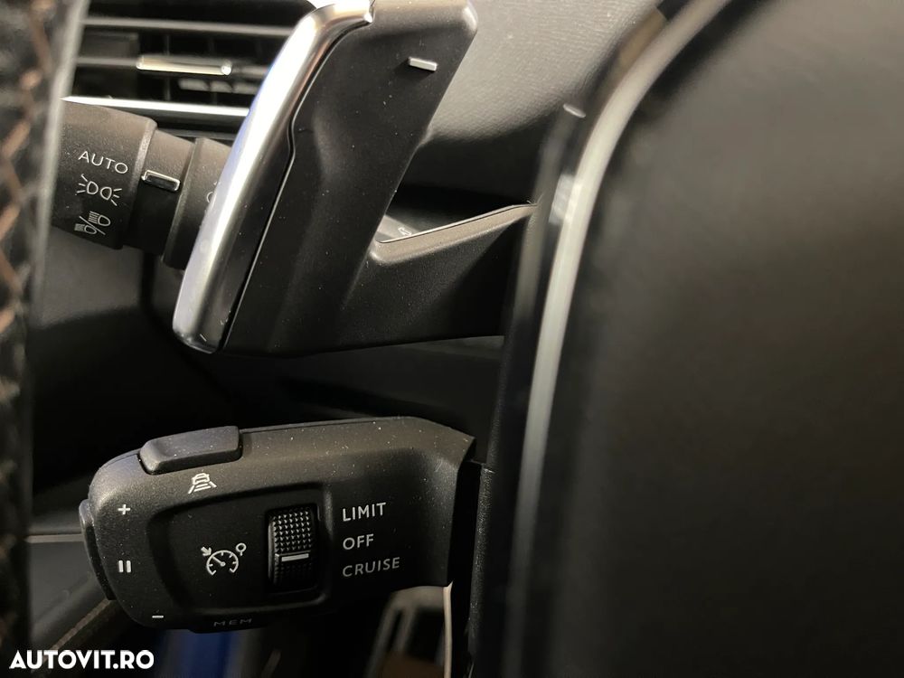 Peugeot 3008 225 e-EAT8 GT - 26