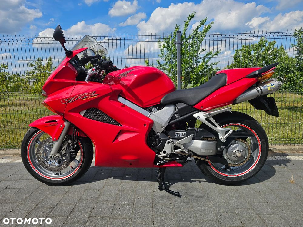 Honda VFR - 2
