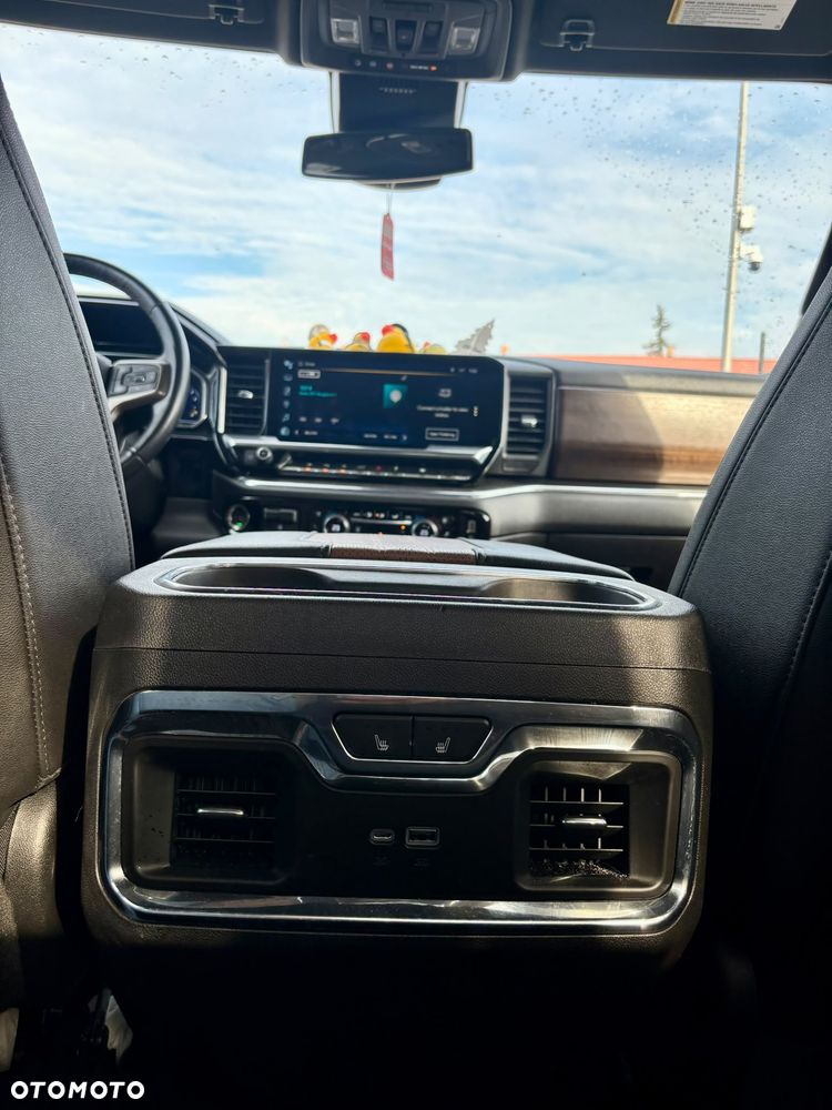 Chevrolet Silverado - 10