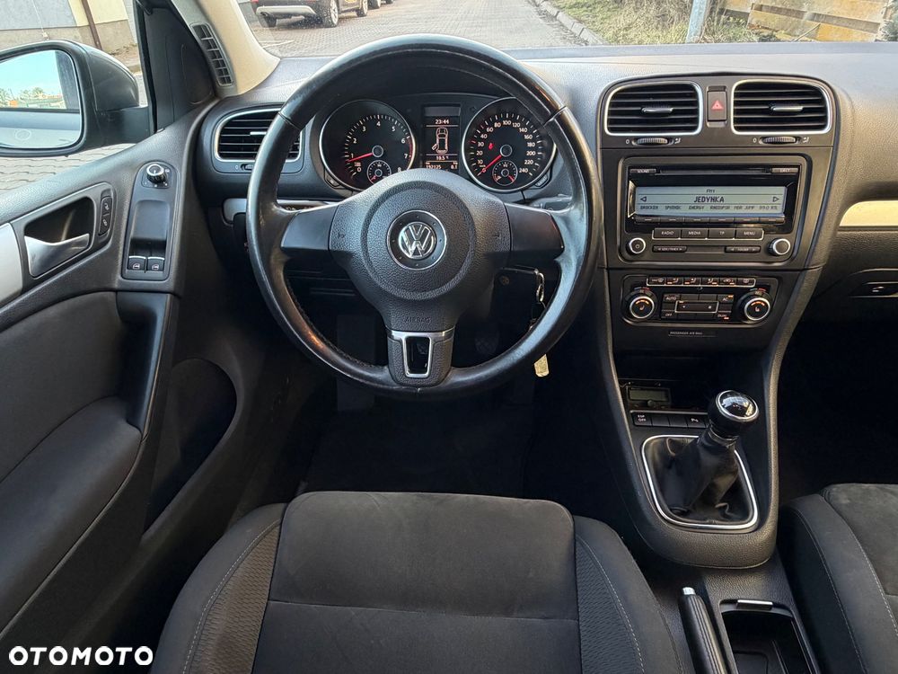 Volkswagen Golf - 24