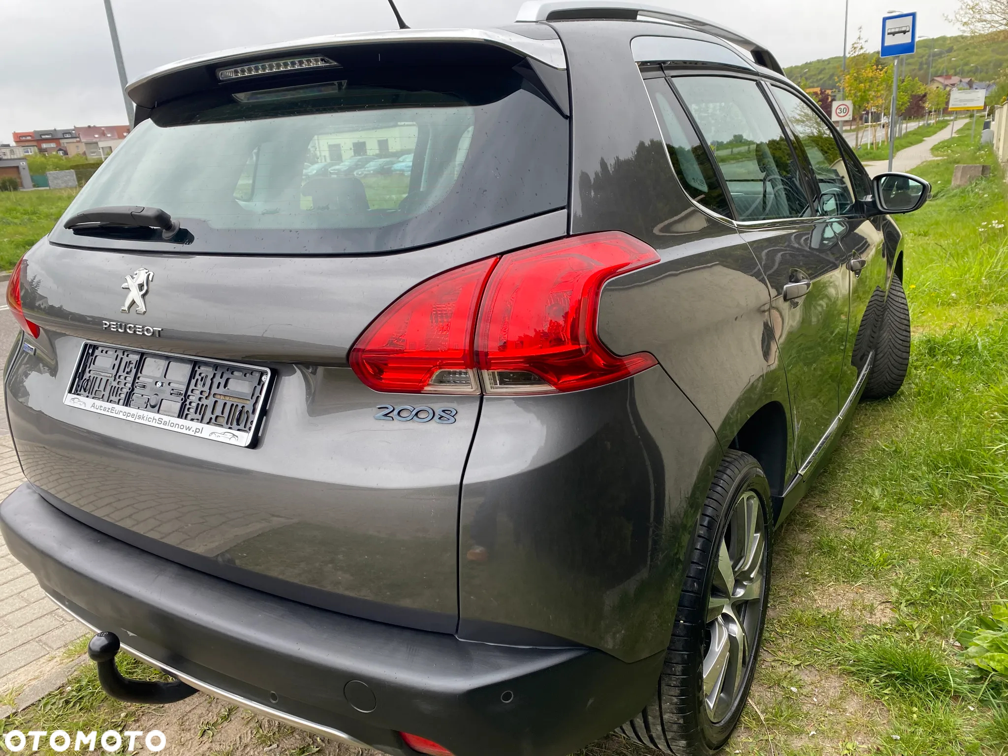 Peugeot 2008 1.2 Pure Tech Allure S&S - 14
