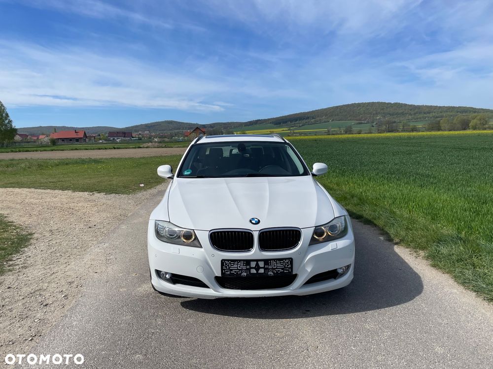 BMW Seria 3 320d xDrive DPF - 11