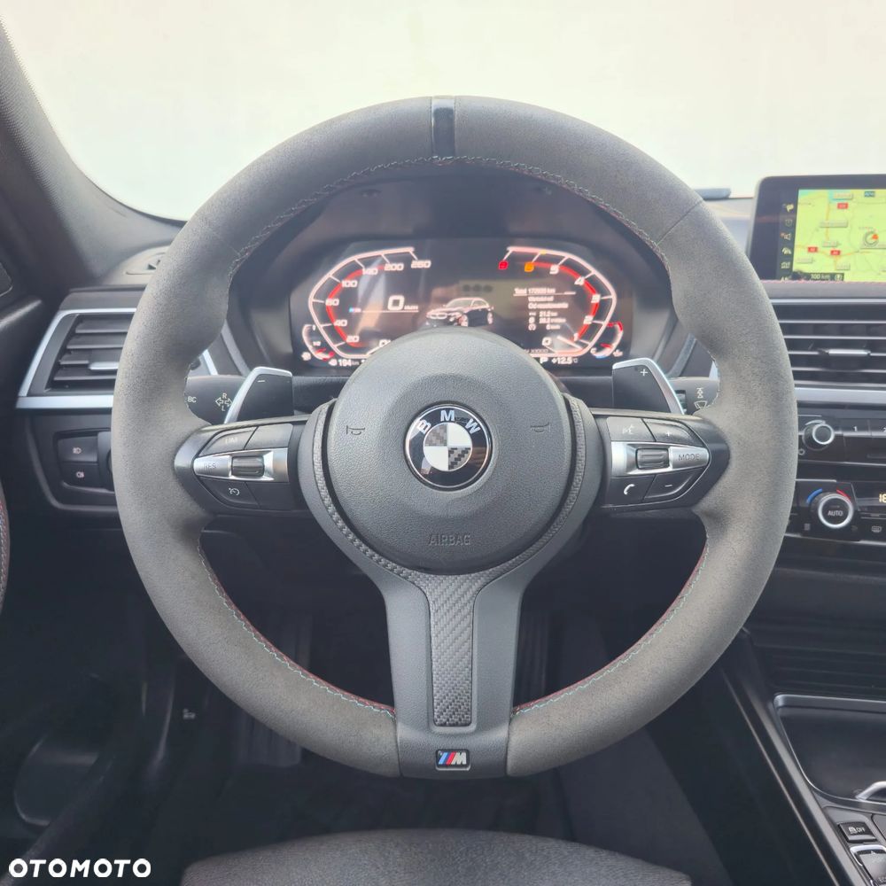 BMW Seria 3 330i xDrive M Sport - 38