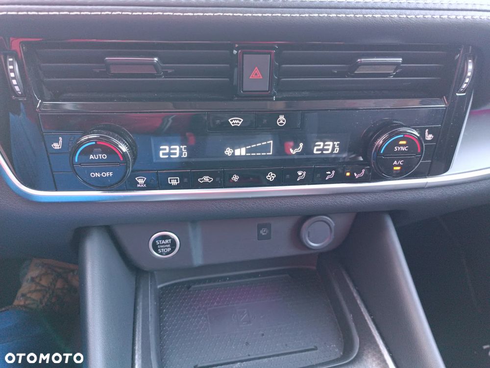 Nissan Qashqai - 25