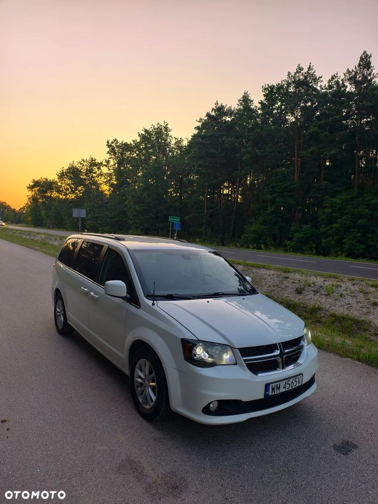 Dodge Grand Caravan - 26