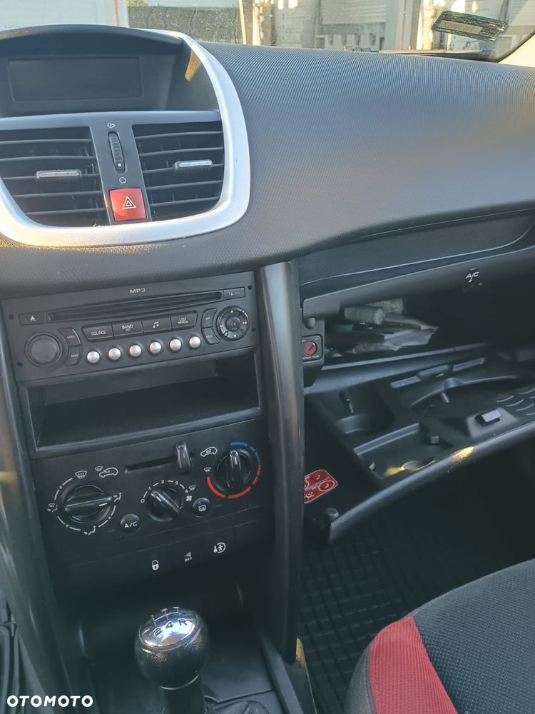 Peugeot 207 1.4 - 22
