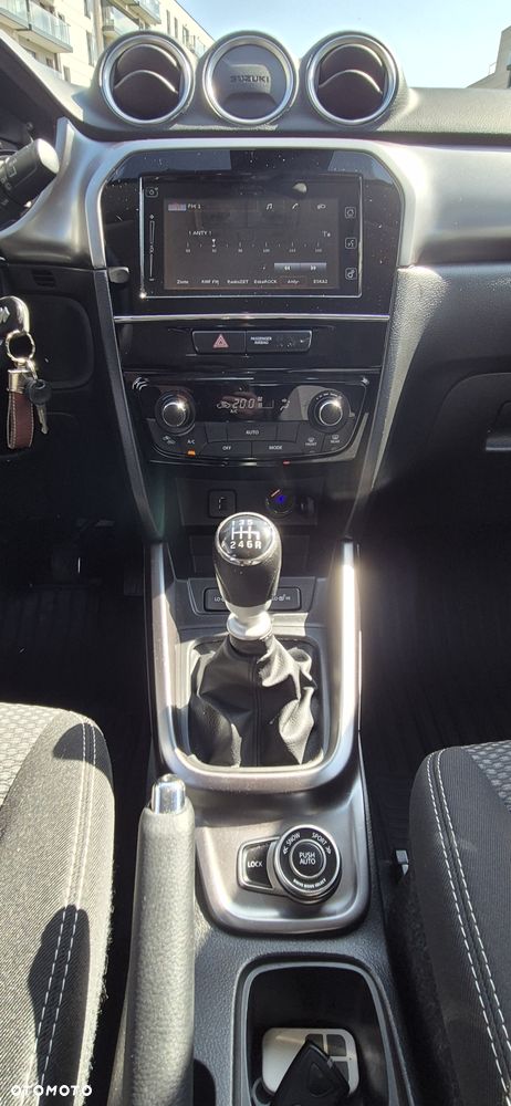 Suzuki Vitara 1.4 Boosterjet Premium 4WD - 25