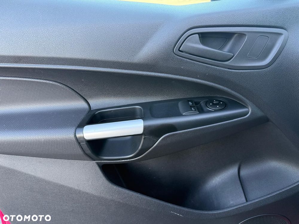 Ford Transit Connect - 16