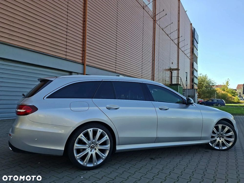 Mercedes-Benz Klasa E 220 d 9G-TRONIC AMG Line - 20