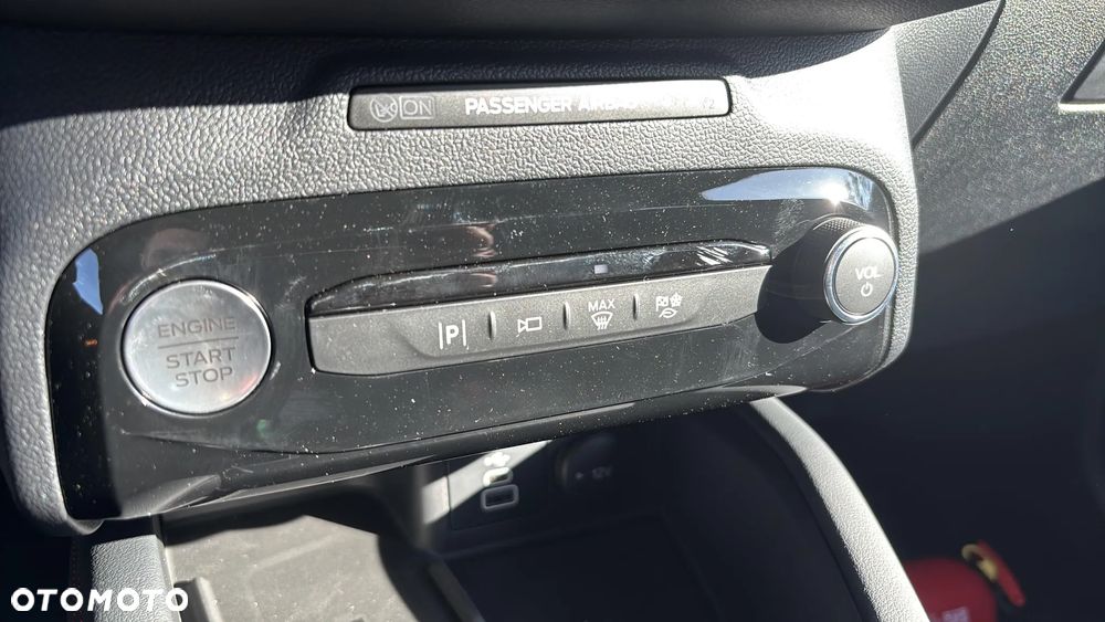 Ford Kuga 2.5 FHEV FWD ST-Line X - 25