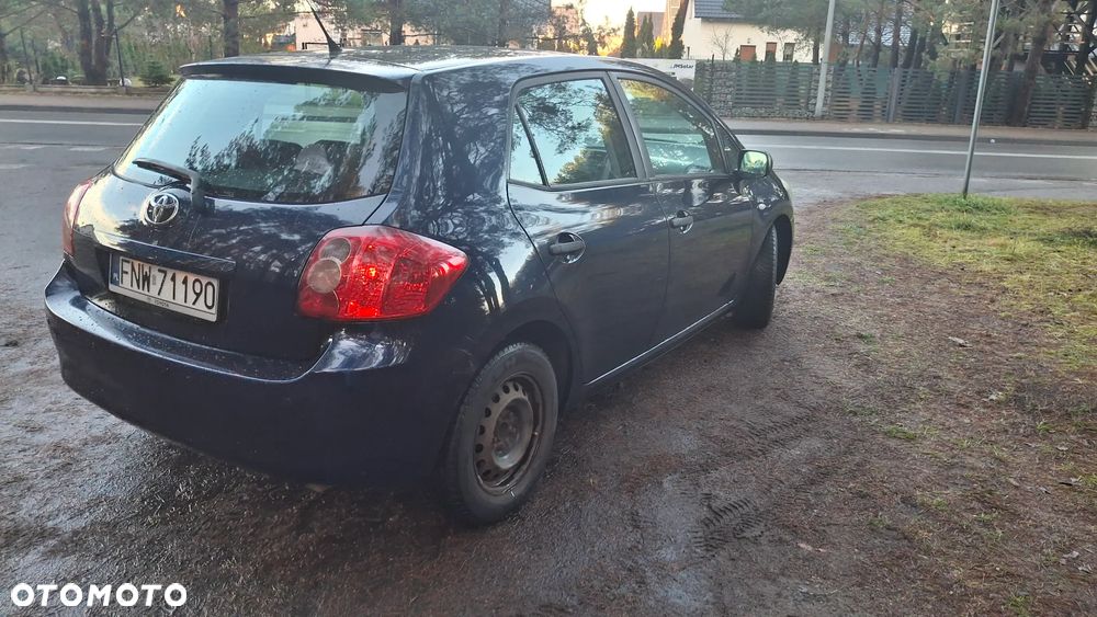 Toyota Auris 1.4 D-4D Luna - 2