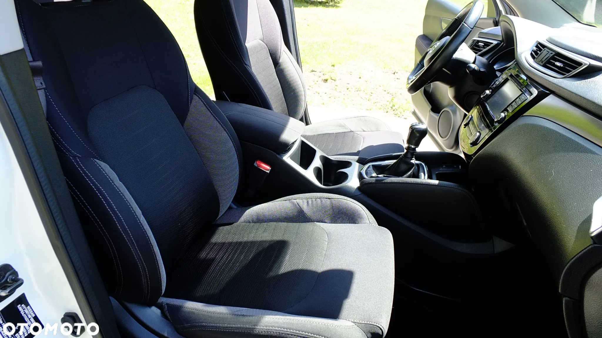 Nissan Qashqai 1.2 DIG-T N-Connecta EU6 - 16