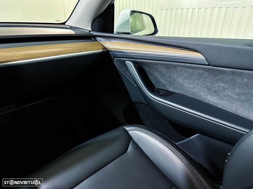Tesla Model Y Standard - 25