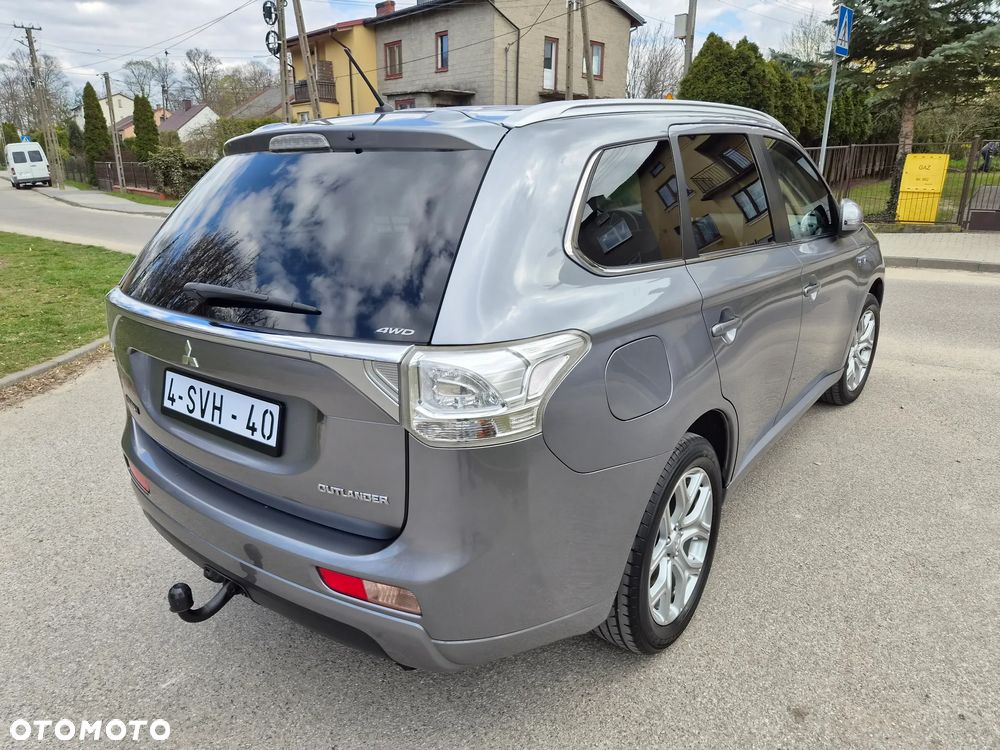 Mitsubishi Outlander - 13