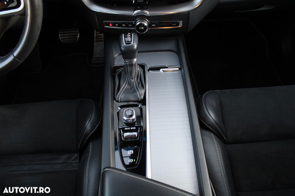 Volvo XC 60 D4 AWD Geartronic RDesign - 19