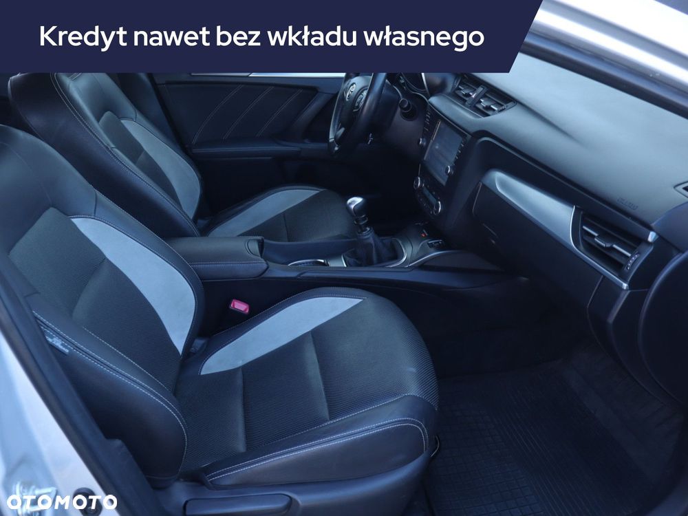 Toyota Avensis - 11