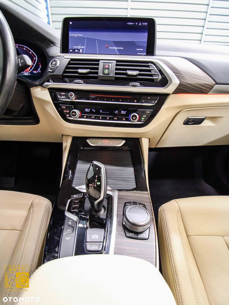BMW X3 xDrive20i Luxury Line - 17