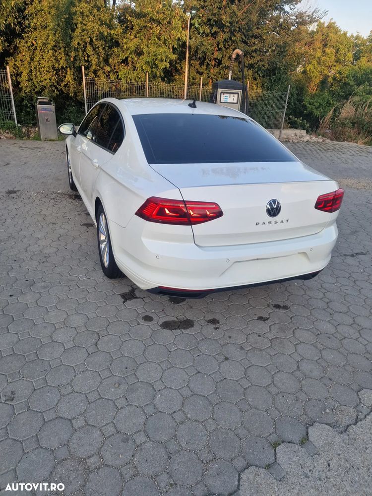 Volkswagen Passat - 2