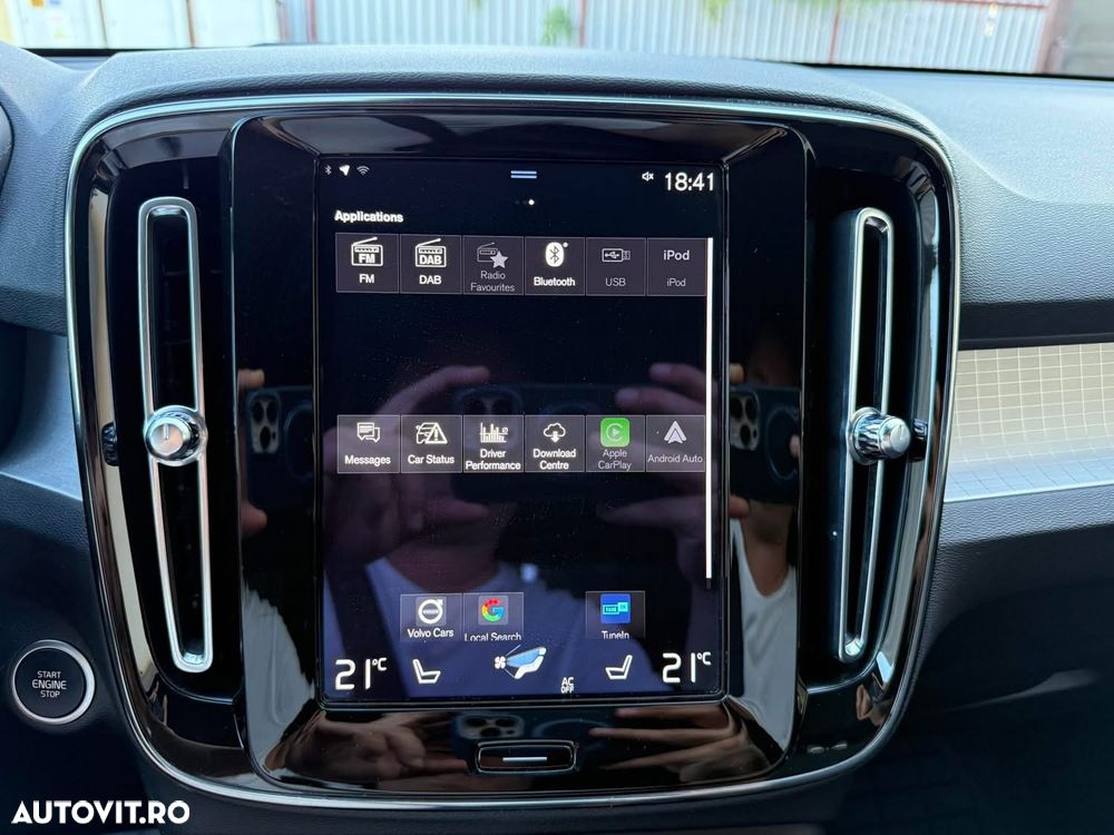 Volvo XC 40 B4 AT8 Mild Hybrid Momentum Pro - 27