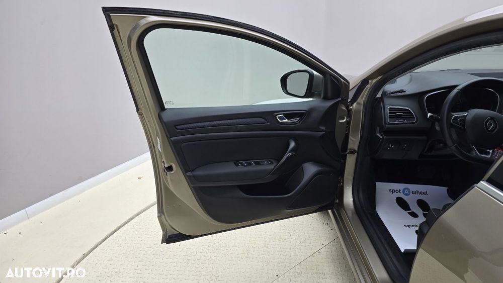 Renault Megane Blue dCi 116 EDC Zen - 11