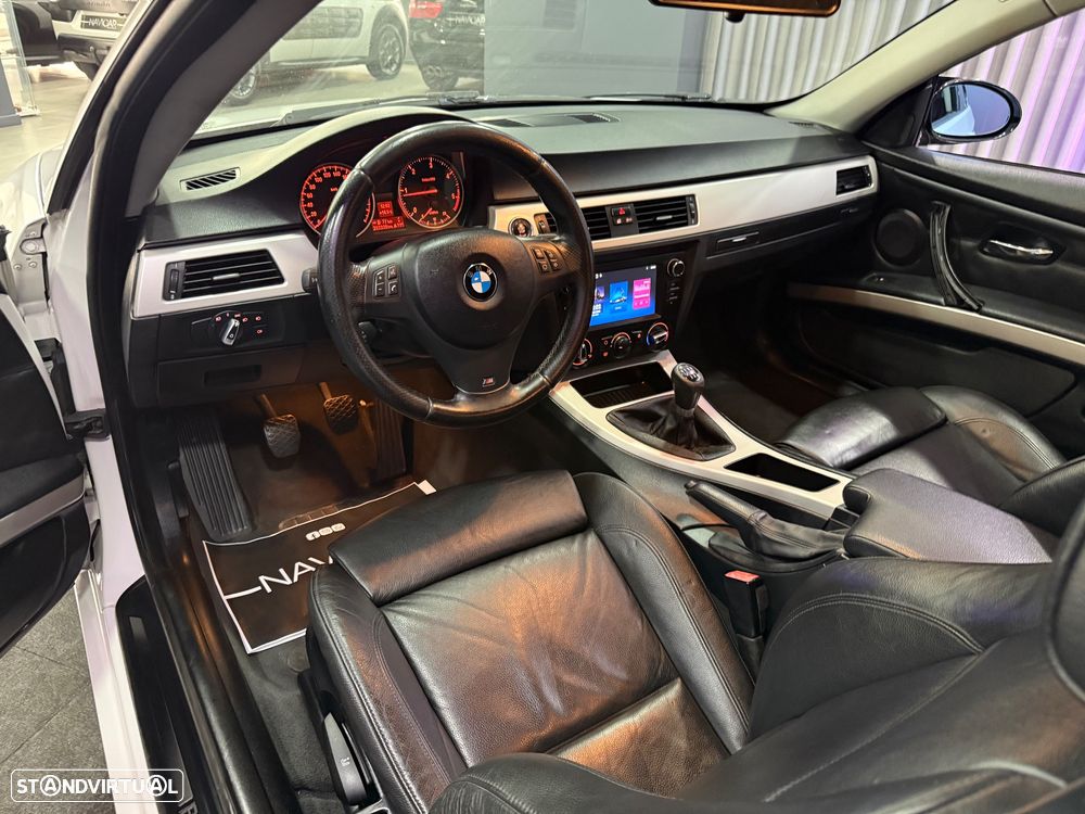 BMW 320 d Coupe - 14