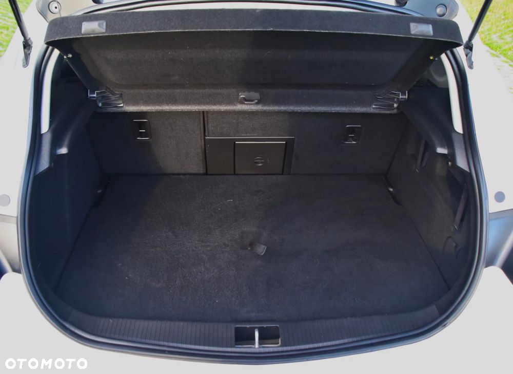 Opel Astra 1.6 Turbo White Edition - 24