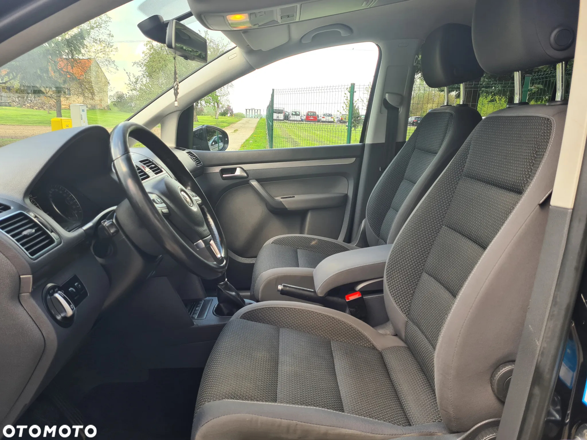 Volkswagen Touran - 14