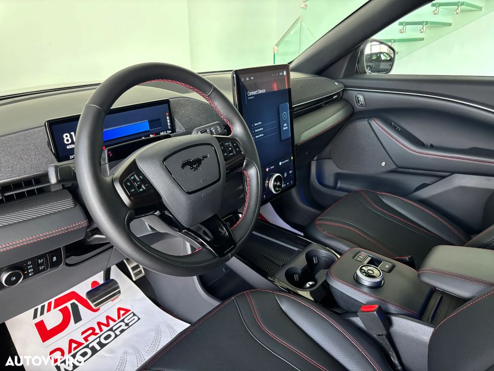 Ford Mustang Mach-E PREMIUM - 11
