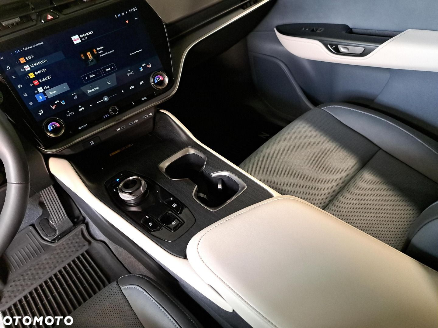 Lexus RZ 450e Prestige DIRECT4 - 28