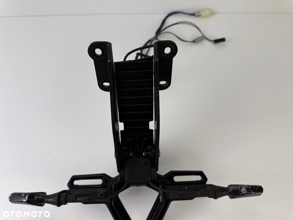Krótkie sportowe mocowanie tablicy rejestracyjnej Yamaha MT 125 2020+ - 15