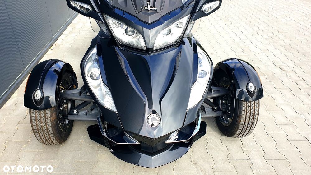 Can-Am Spyder - 13