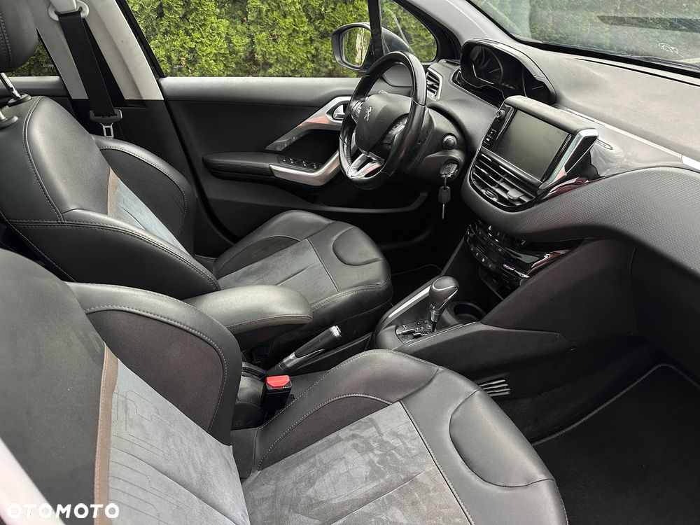 Peugeot 208 PureTech 110 Stop & Start EAT6 Signature - 5