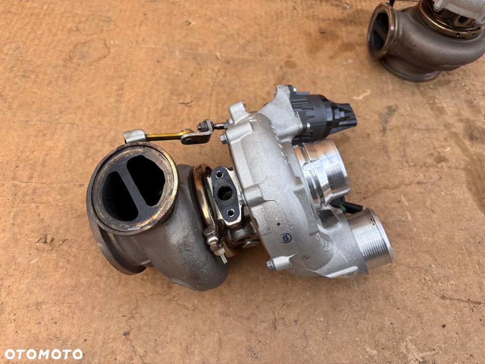 Turbosprężarka Turbina Turbo BMW M550 M850 X5 G05 X6 G06 X7 G07 F95 F96 Lewa Prawa Benzyna 4.4 G70 11658747744 8747744 8747743 11658747743 - 8
