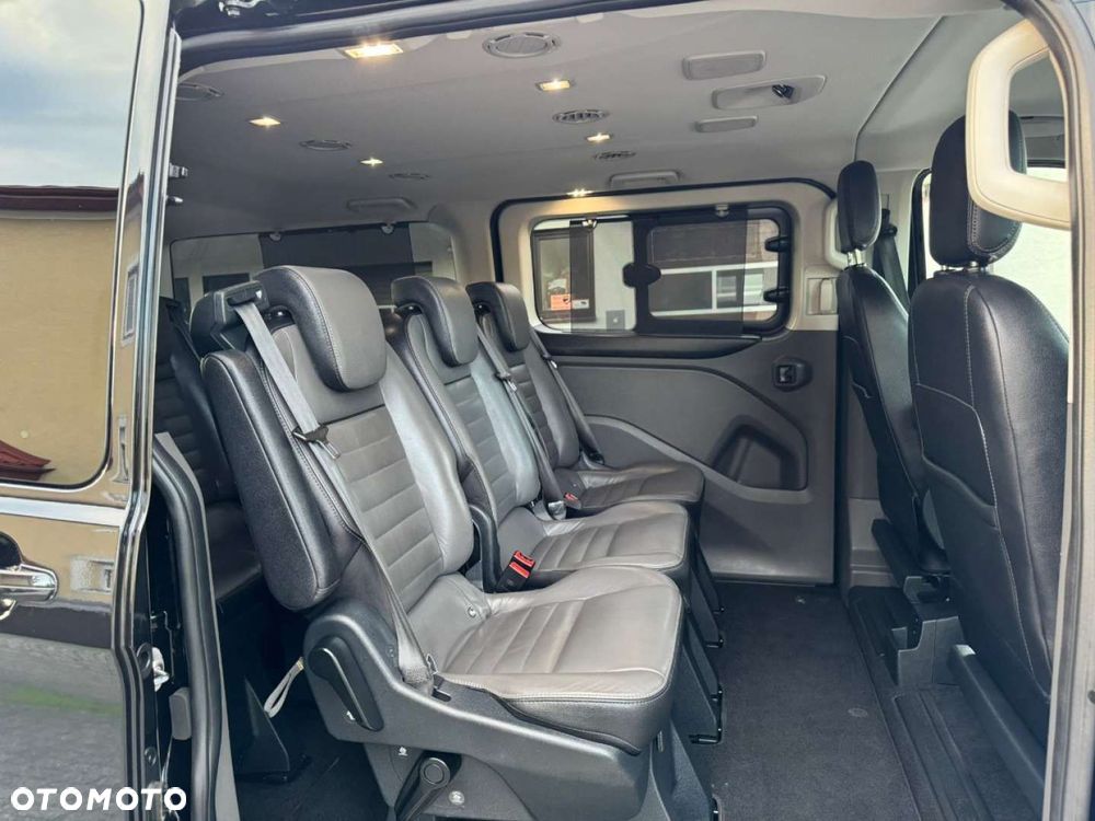 Ford Tourneo Custom - 34