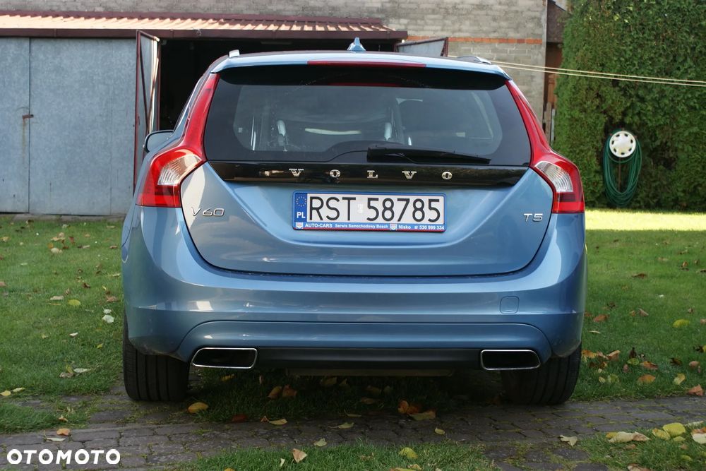 Volvo V60 T5 Geartronic Momentum - 4