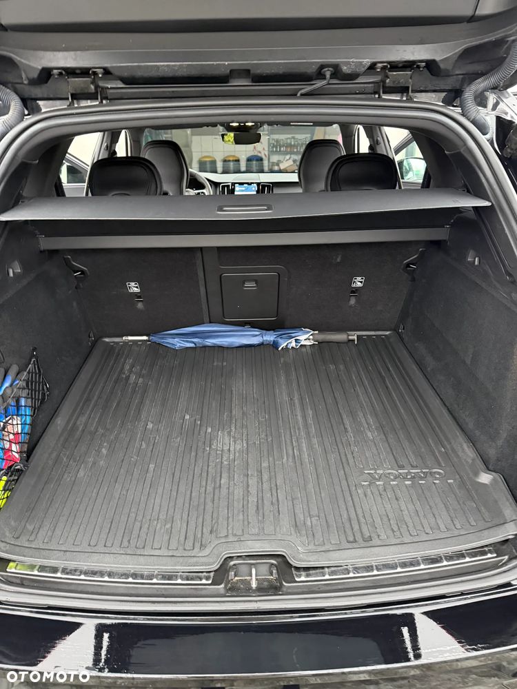 Volvo XC 60 B4 B R-Design - 14