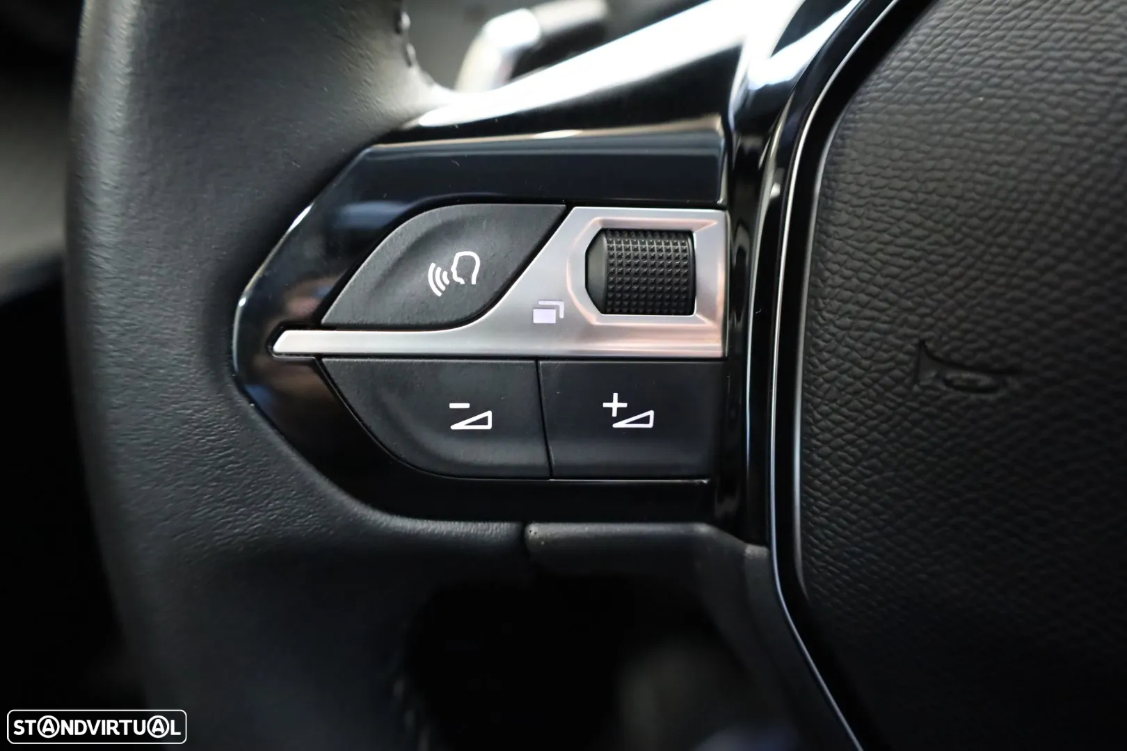 Peugeot 208 1.2 Hybrid Allure e-DCS6 - 41