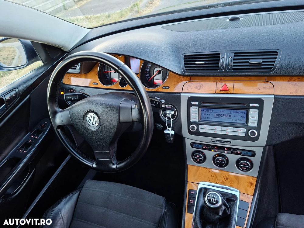 Volkswagen Passat - 12