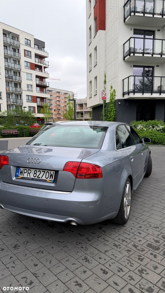 Audi A4 Limousine - 7